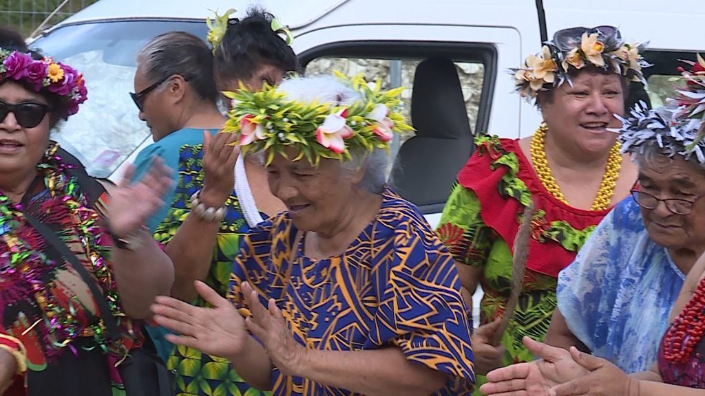 Group of elders treated to a Penina tour