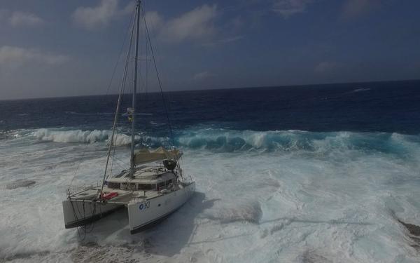 Oil spill from yacht contained