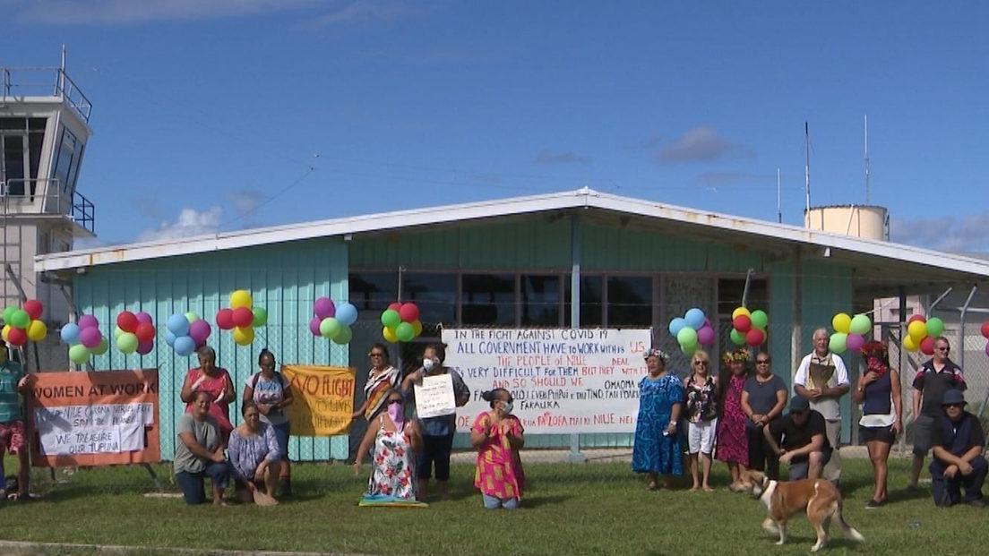 Group of Niueans concerned over border control holds demonstration at airport