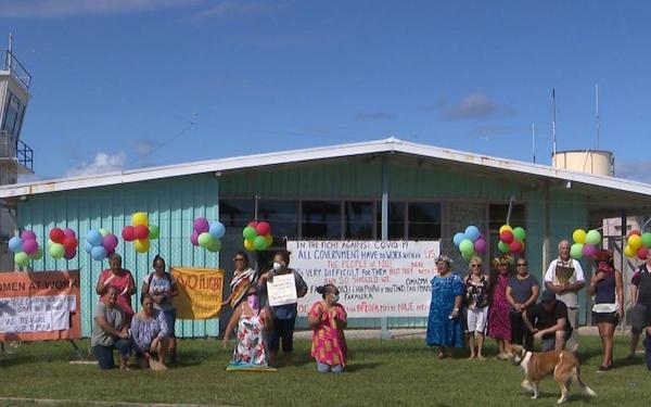 Group of Niueans concerned over border control holds demonstration at airport
