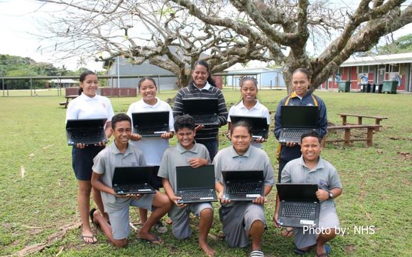 Ikimotu/Godsmark family donate 30 laptops to Niue High School
