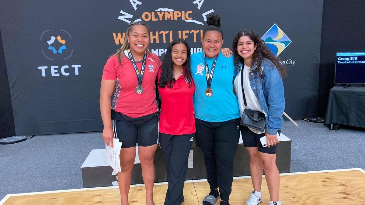 Edwards wins bronze at the NZ National Olympics Weightlifting competitions and a new NZ under 15’s record.