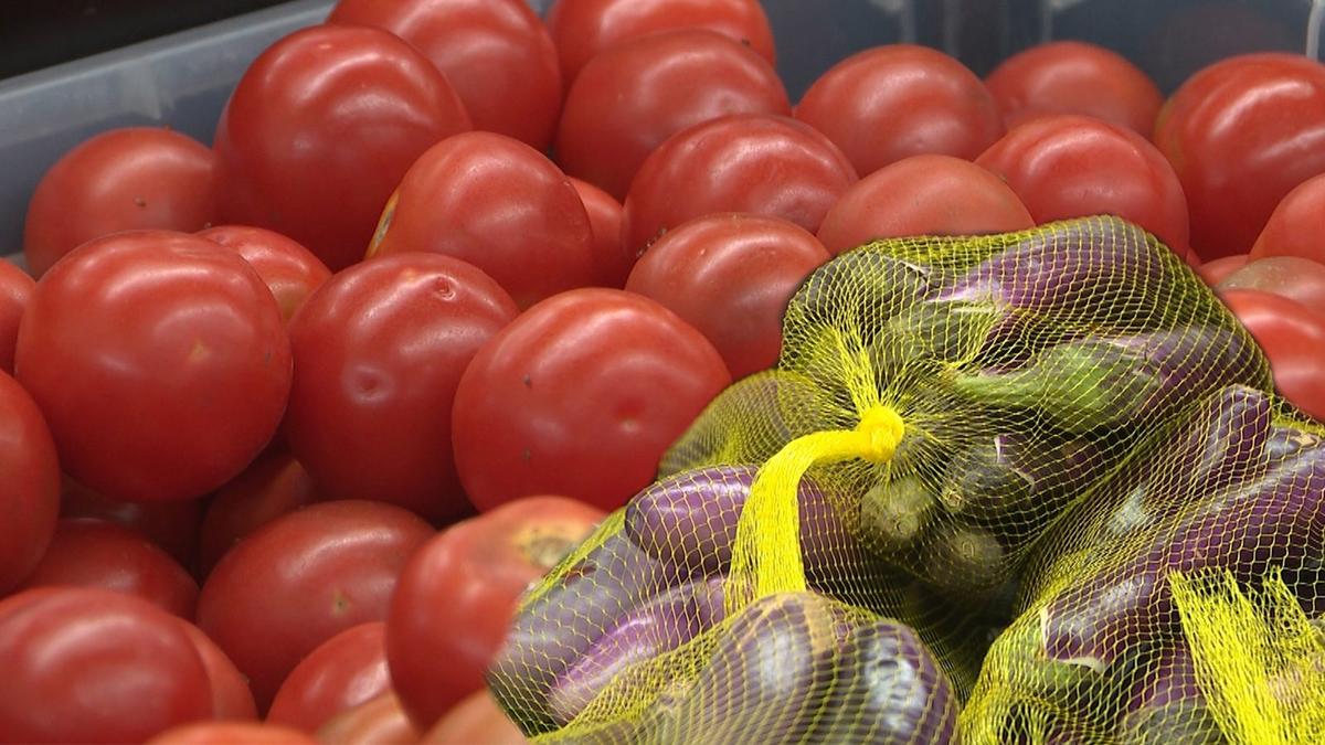 Customers see red over the high cost of local tomatoes