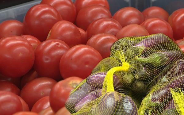 Customers see red over the high cost of local tomatoes
