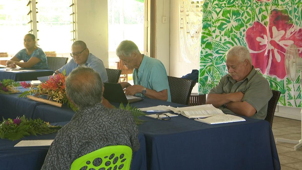 Current and former members dialogue and share experiences on ways to improve the work of the Fono Ekepule.