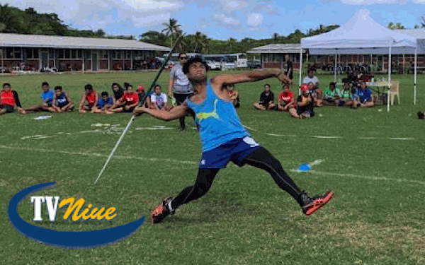 Year 13 student Hine Makaia sets the national javelin record, smashing his own school record.