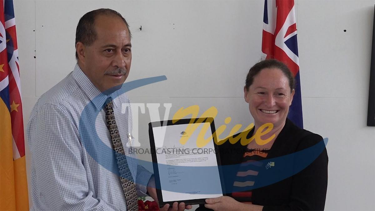 Australia’s High Commissioner to Niue H.E Louise Ellerton presents her credentials to Premier Tagelagi and Cabinet