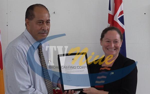 Australia’s High Commissioner to Niue H.E Louise Ellerton presents her credentials to Premier Tagelagi and Cabinet