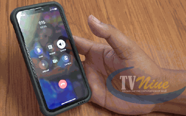 Apple iPhone users can now make phone calls and send text messages, says Telecom Niue