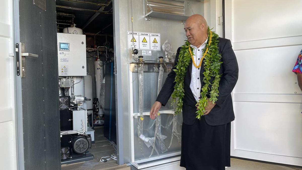 WHO Regional Director hands over new Oxygen Plant to Niue Hospital