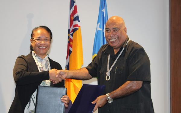 Milestone intra-labour mobility agreement signed between Niue and the Solomon Islands