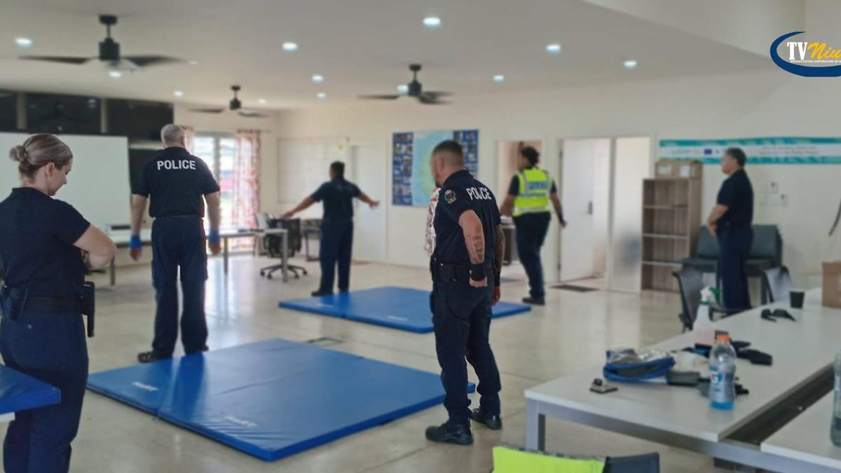 Niue Police undergo Police Safety Programme training