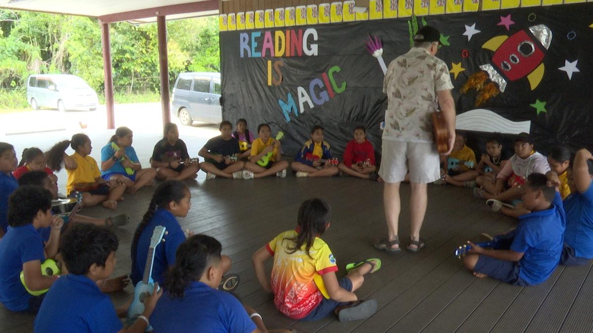 Niue Primary School receive donation of 10 ukulele