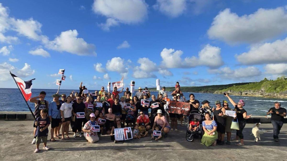 Niue community march in support of Hikoi
