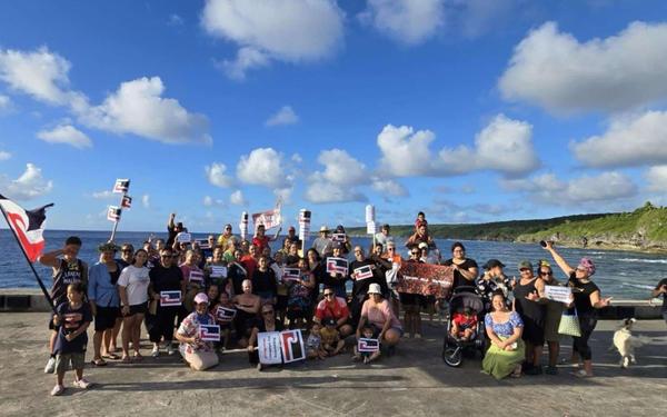 Niue community march in support of Hikoi