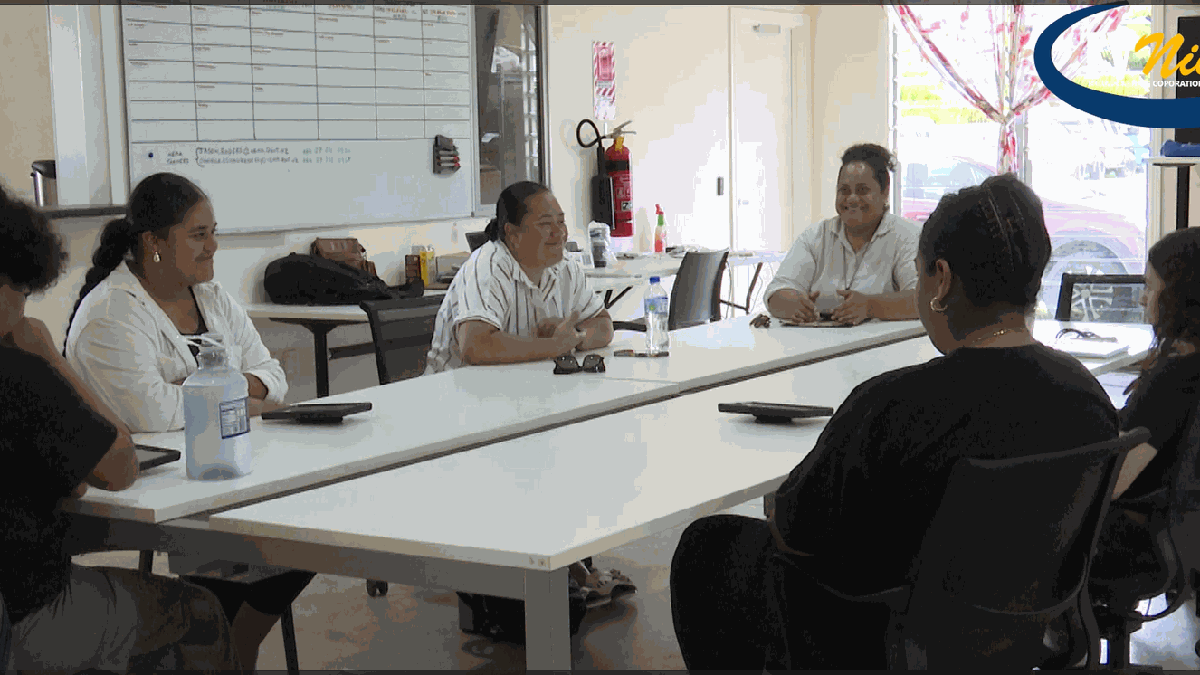 University students share experience during project