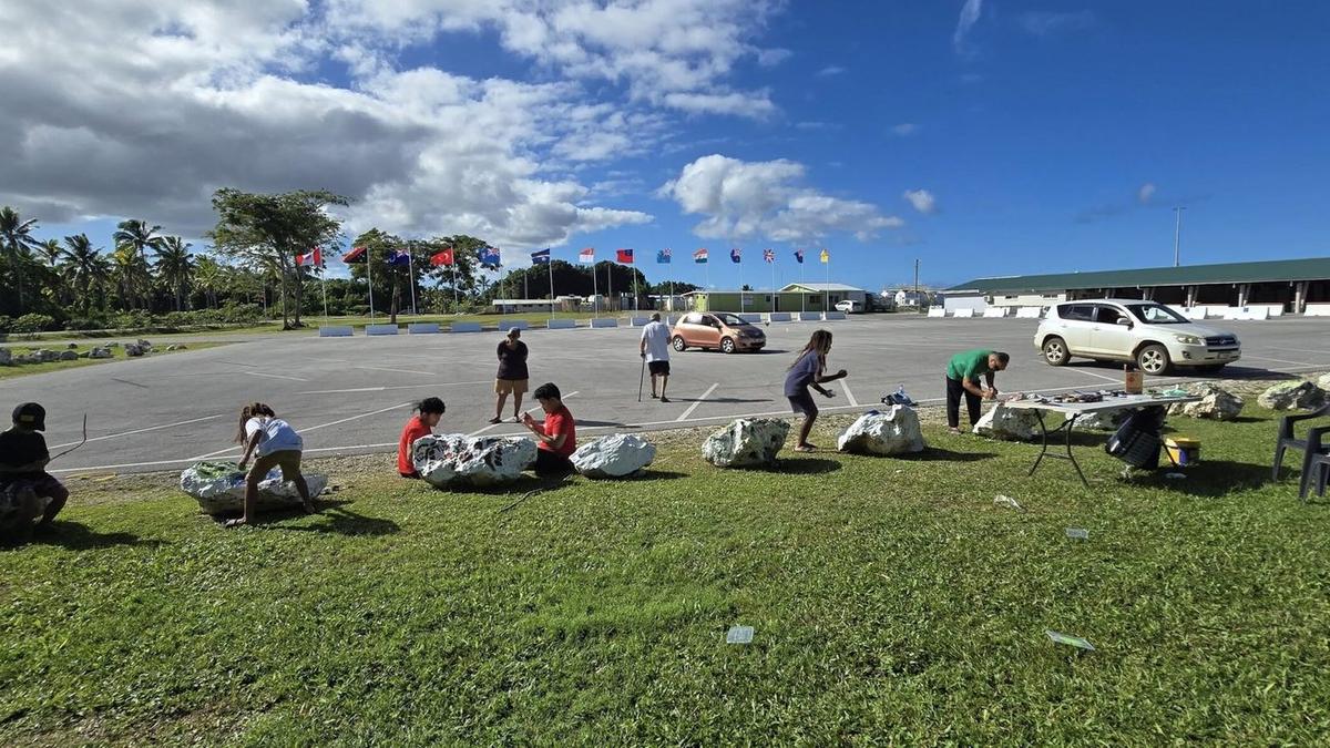Mural adds color to Hanan airport car park